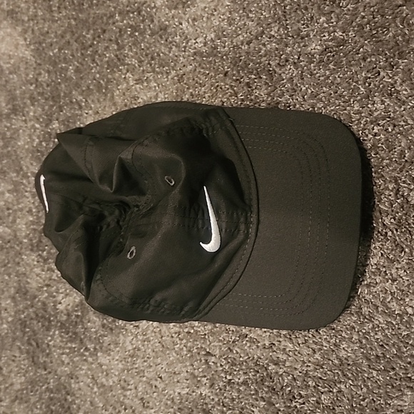 Nike hat - Picture 1 of 3
